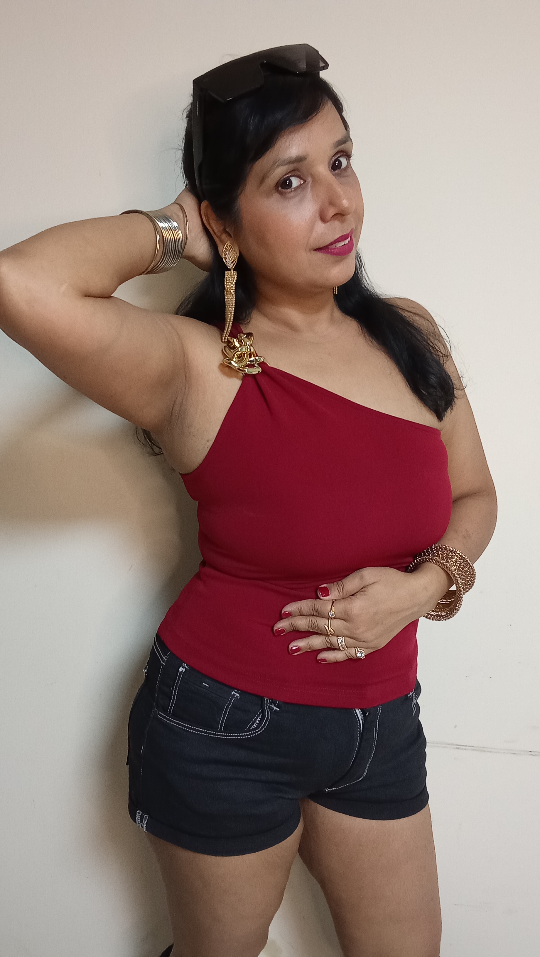 Crimson One-Shoulder Sculpt Top with Gold Chain Hardware