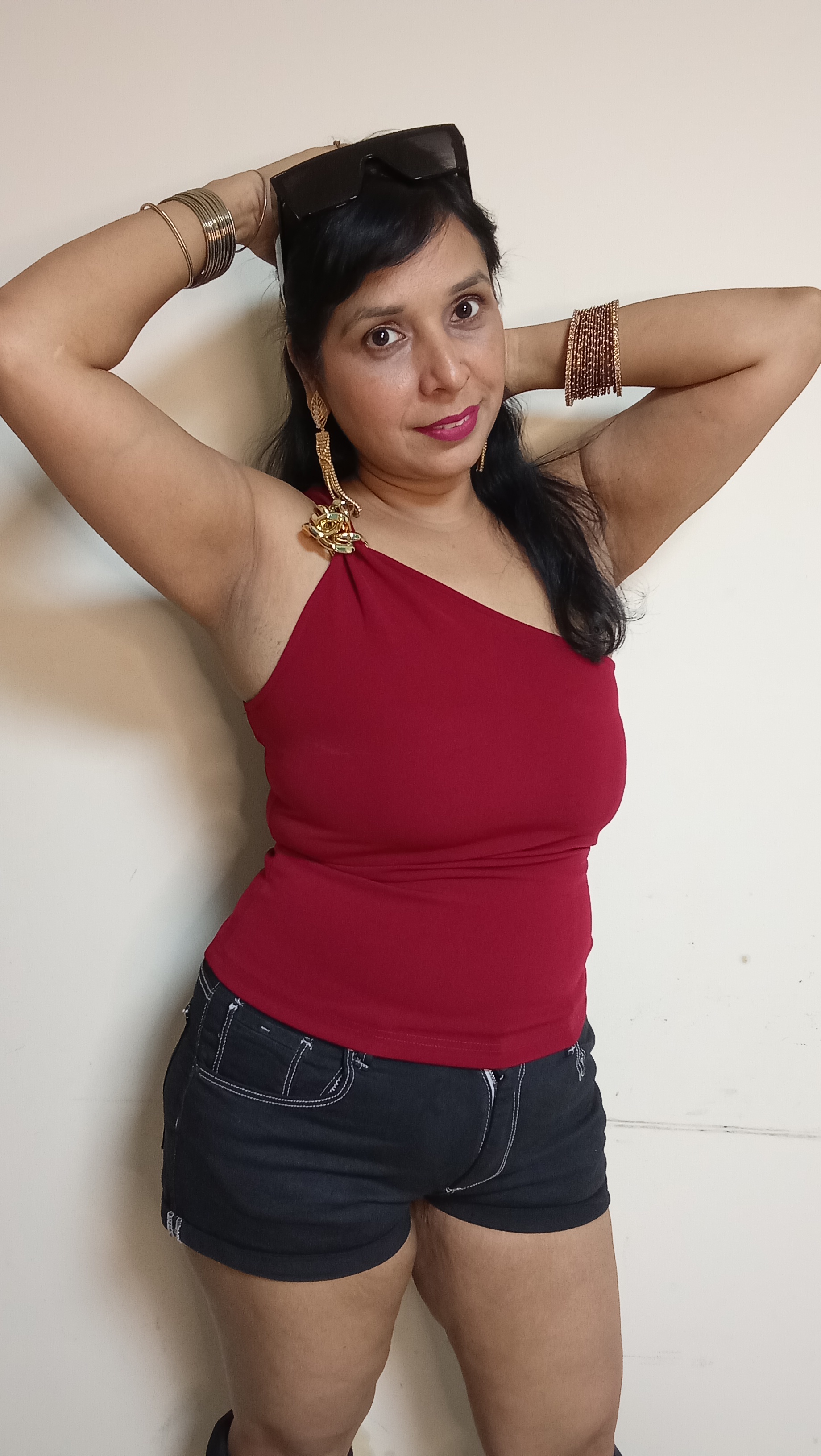 Crimson One-Shoulder Sculpt Top with Gold Chain Hardware